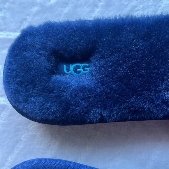 UGG Cozztte Genuine Shearling Slipper